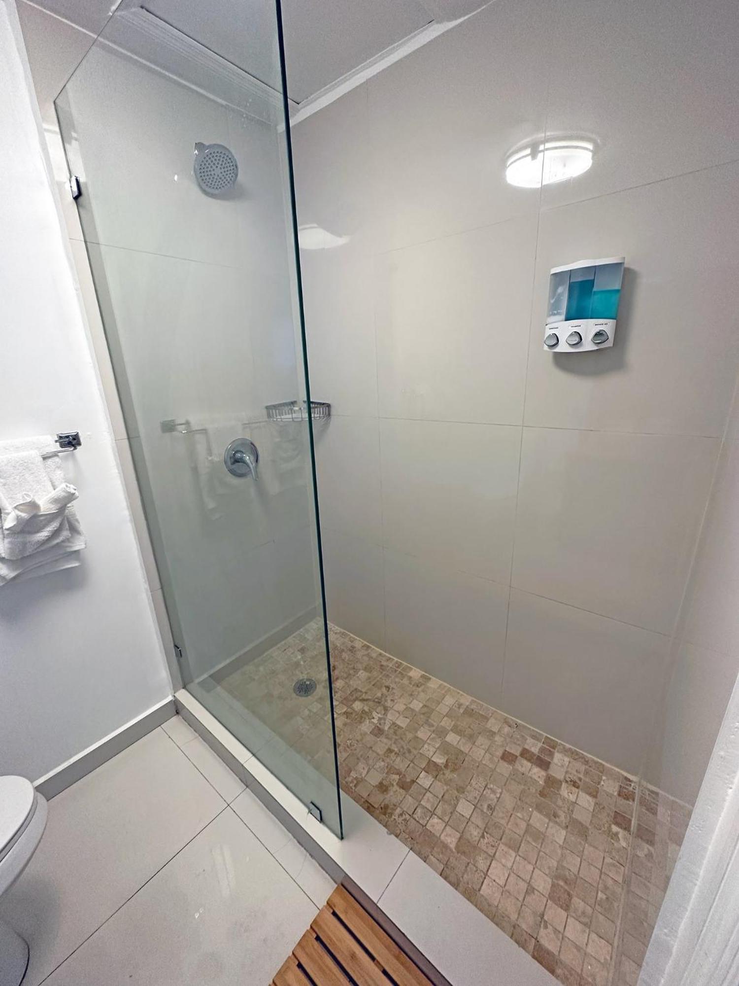 North Beach Steps To Sea Miami Apartment With Free Parking Family And Pet Friendly Miami Beach Bagian luar foto