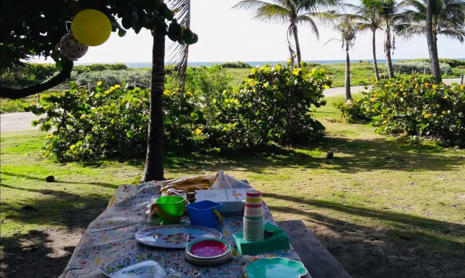North Beach Steps To Sea Miami Apartment With Free Parking Family And Pet Friendly Miami Beach Bagian luar foto