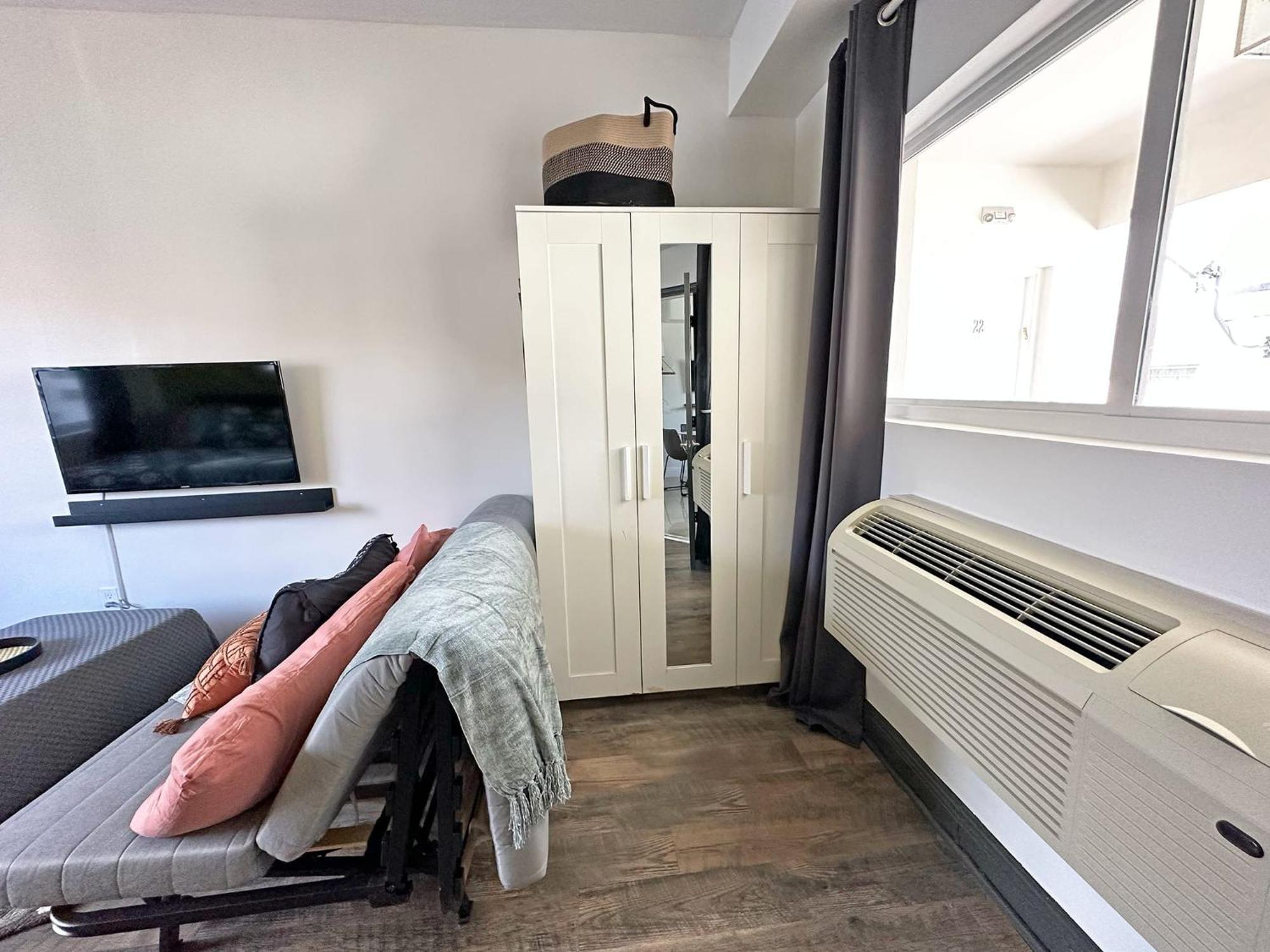 North Beach Steps To Sea Miami Apartment With Free Parking Family And Pet Friendly Miami Beach Bagian luar foto